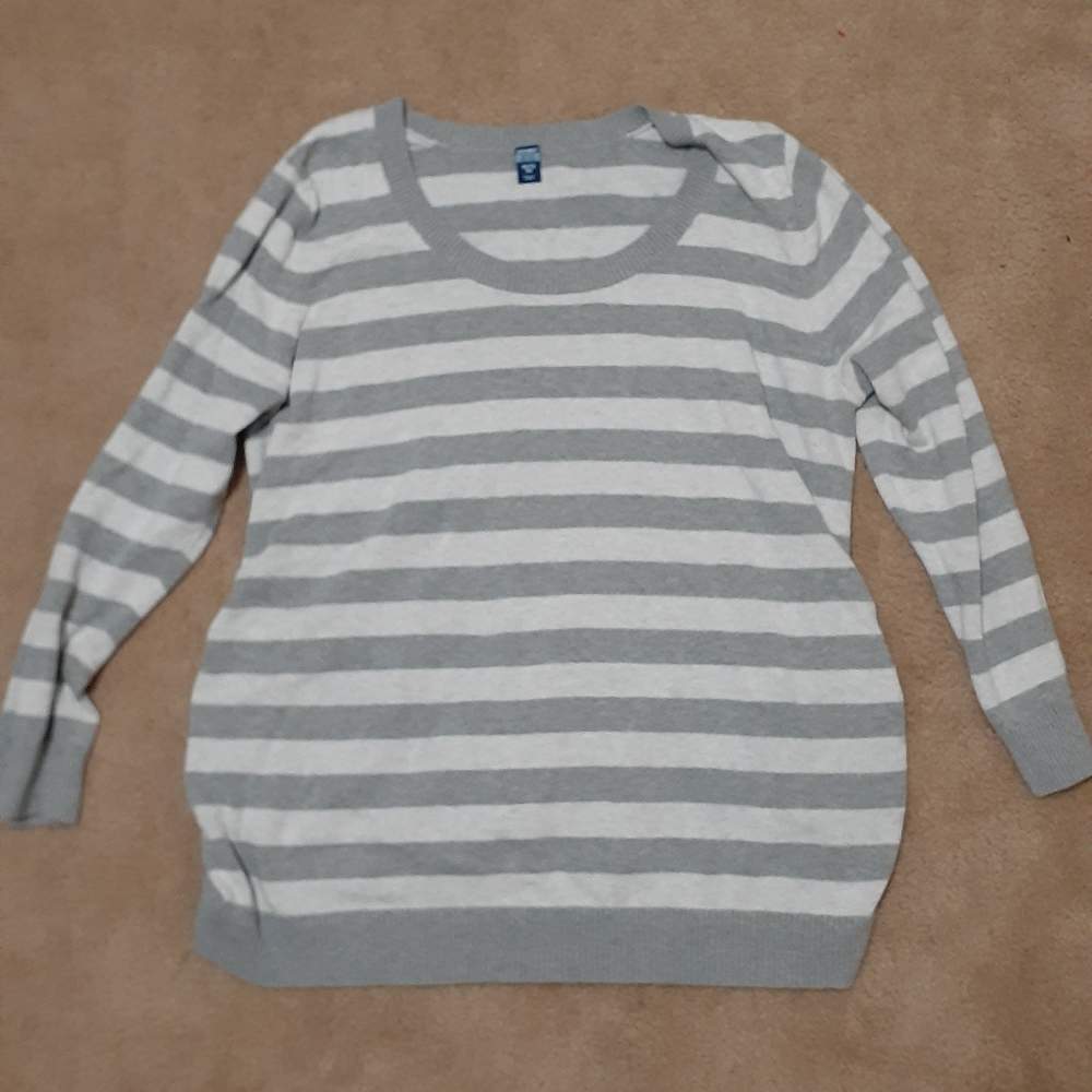 Maternity sweater